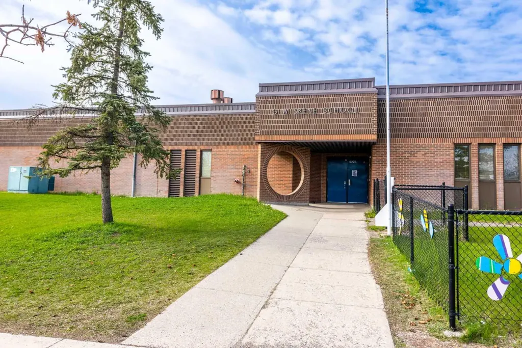 46 Marbrooke Circle NE Calgary AB T2A2W4