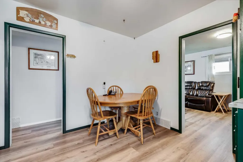 2021 38 Street SE Calgary AB T2B 0Z5