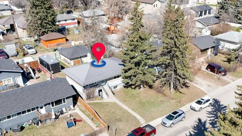 2021 38 Street SE Calgary AB T2B 0Z5