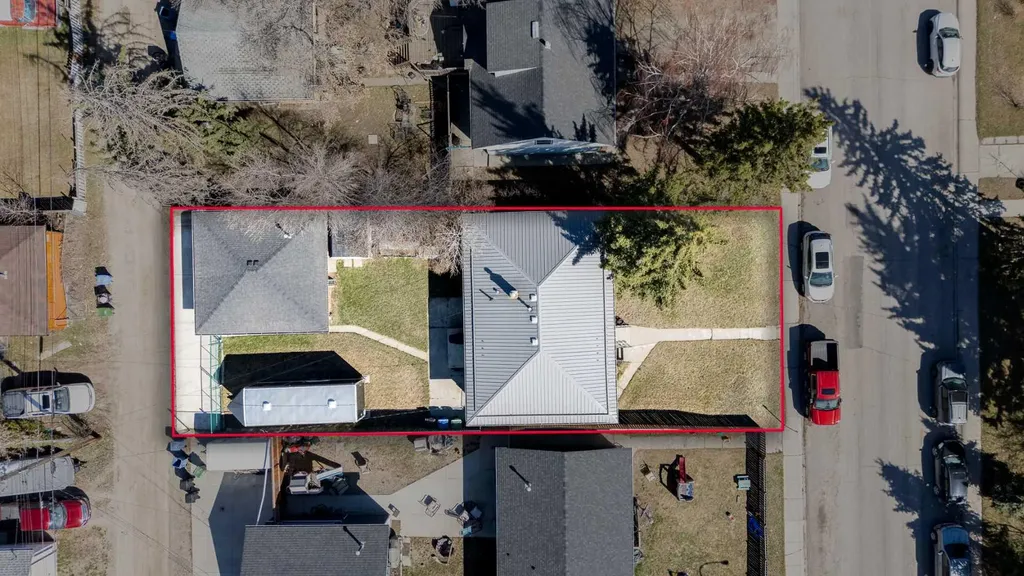 2021 38 Street SE Calgary AB T2B 0Z5