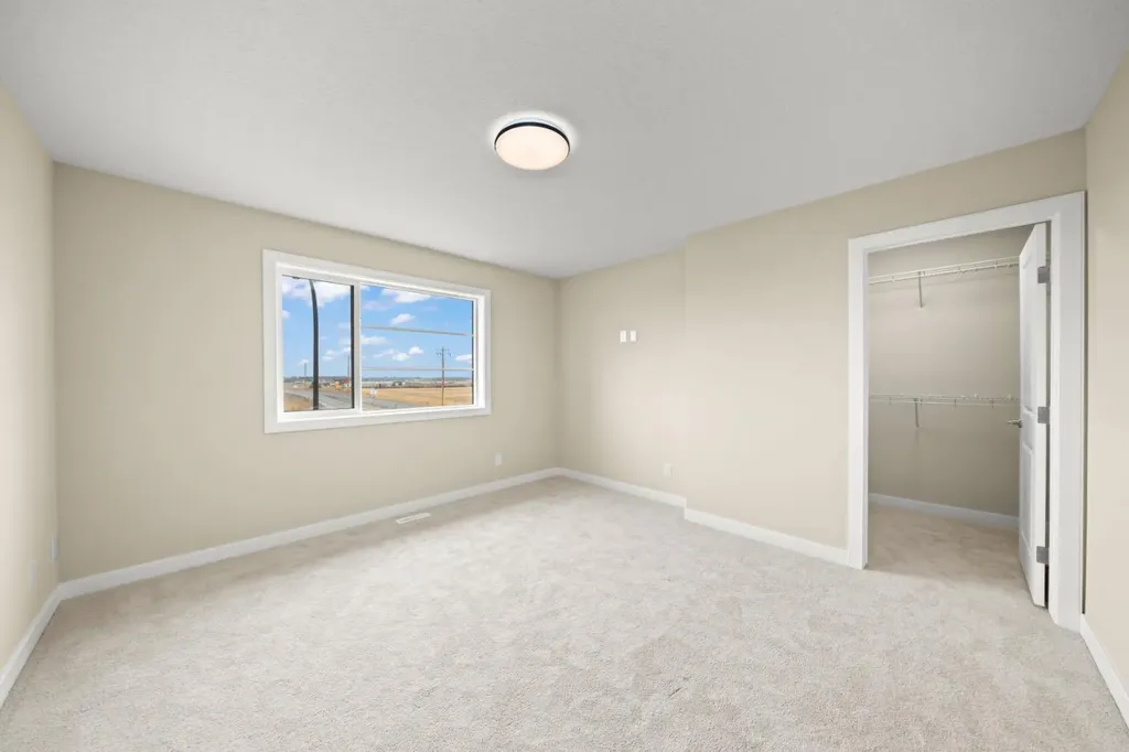 9 Sora Gate SE Calgary AB T3S 0M6