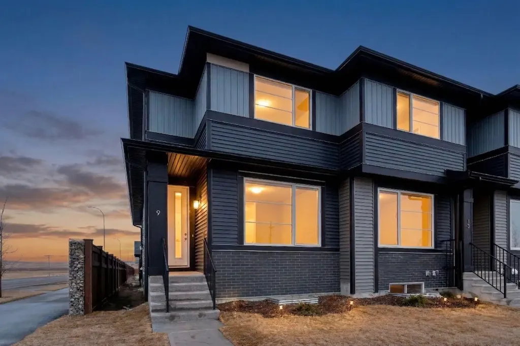 9 Sora Gate SE Calgary AB T3S 0M6