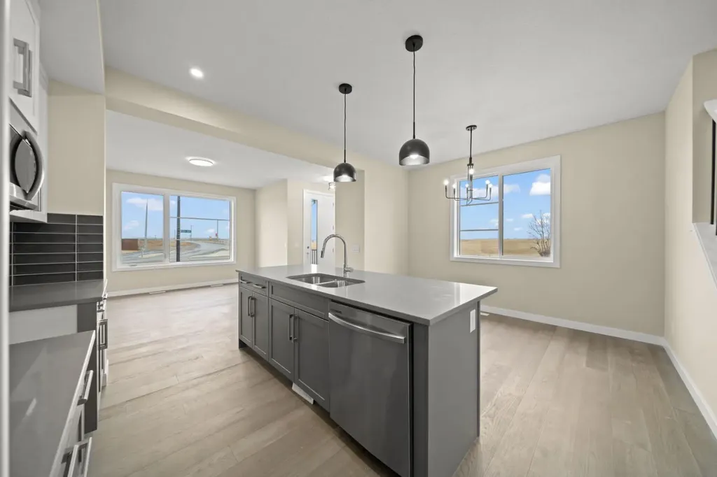 9 Sora Gate SE Calgary AB T3S 0M6