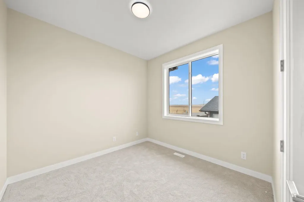 9 Sora Gate SE Calgary AB T3S 0M6