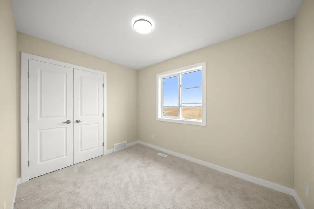 9 Sora Gate SE Calgary AB T3S 0M6