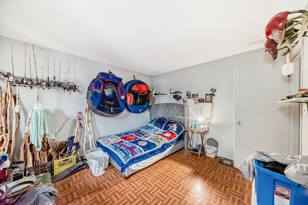 129 Dovertree Place SE Calgary AB T2B 2K3