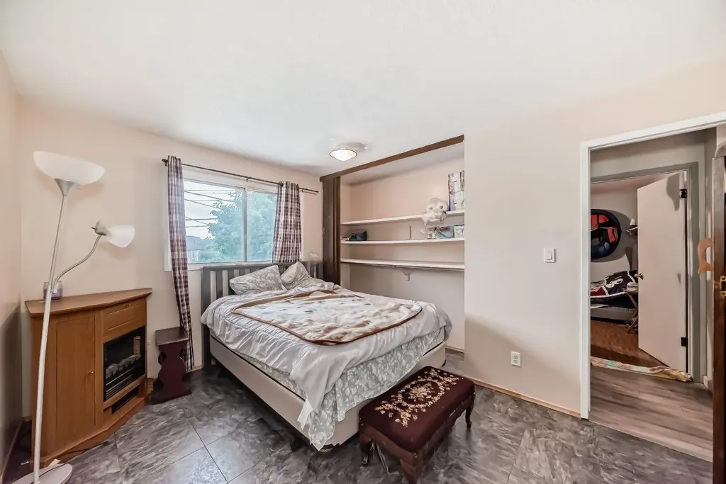 129 Dovertree Place SE Calgary AB T2B 2K3