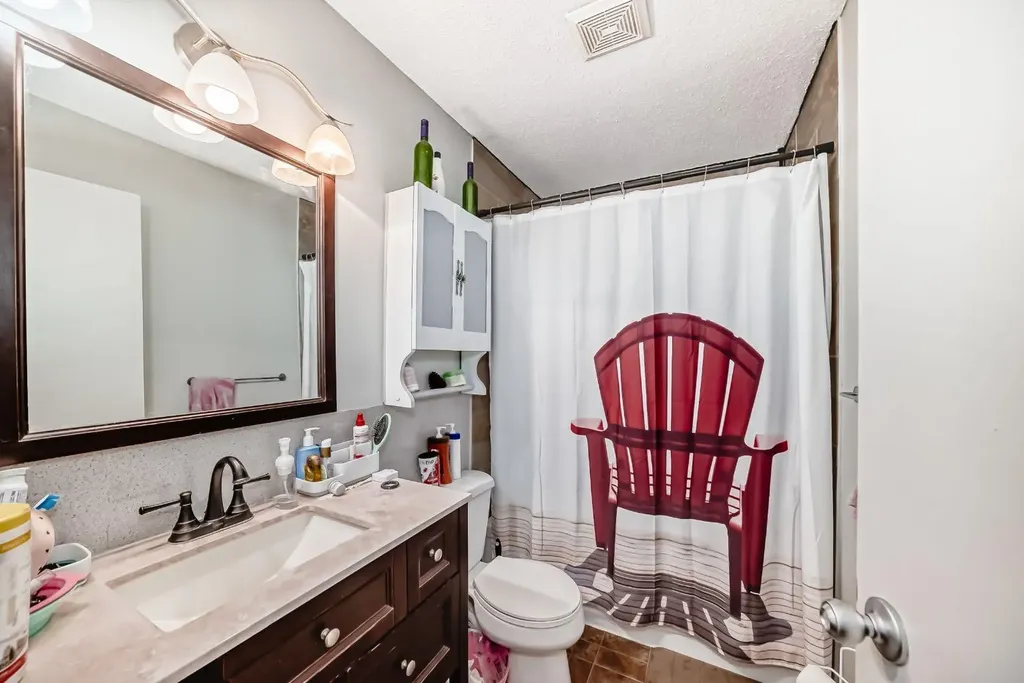 129 Dovertree Place SE Calgary AB T2B 2K3