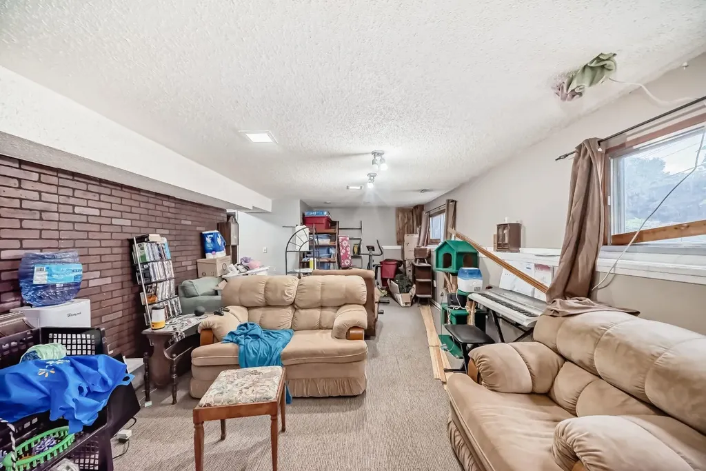 129 Dovertree Place SE Calgary AB T2B 2K3