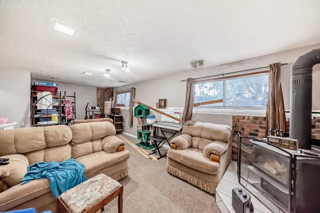 129 Dovertree Place SE Calgary AB T2B 2K3