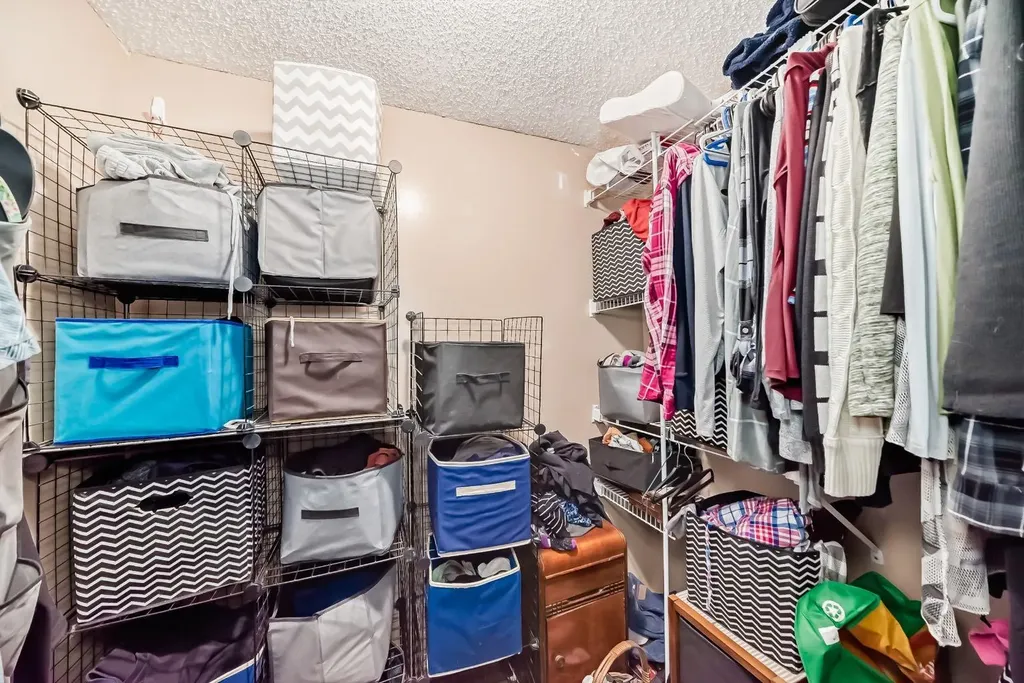 129 Dovertree Place SE Calgary AB T2B 2K3