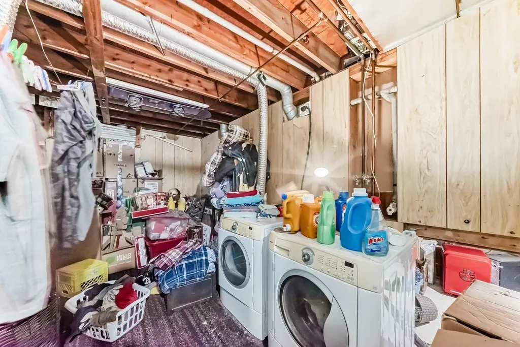 129 Dovertree Place SE Calgary AB T2B 2K3