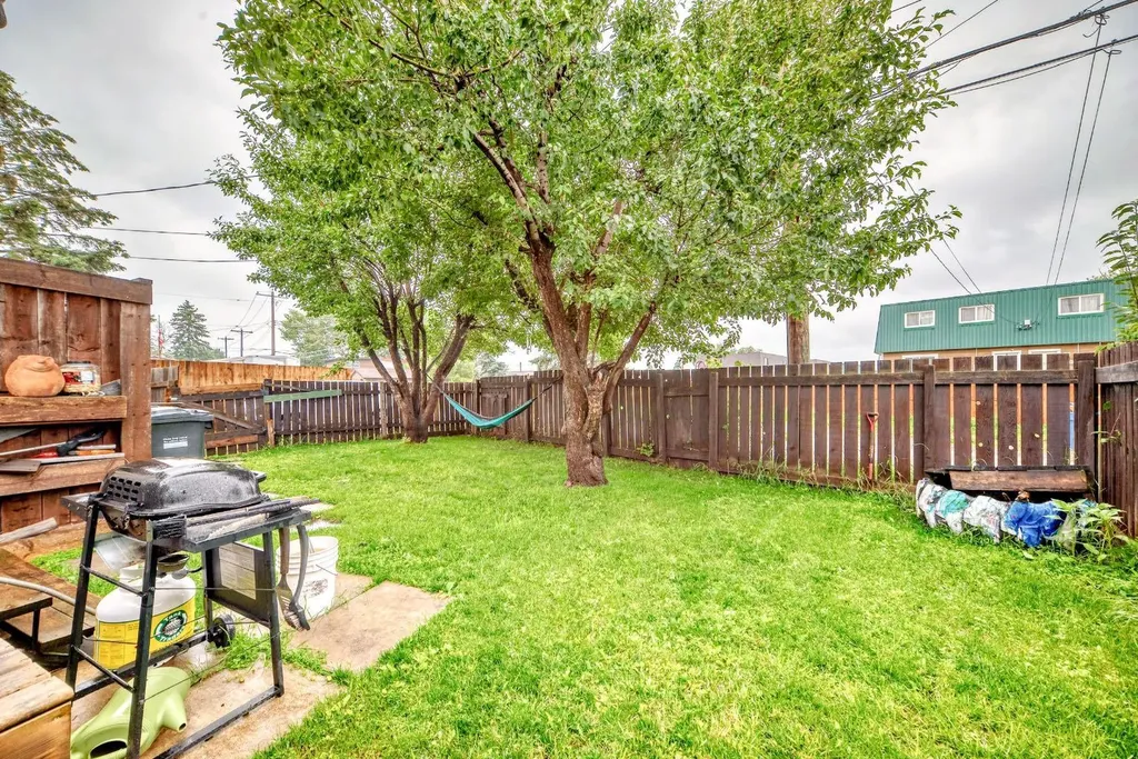 129 Dovertree Place SE Calgary AB T2B 2K3