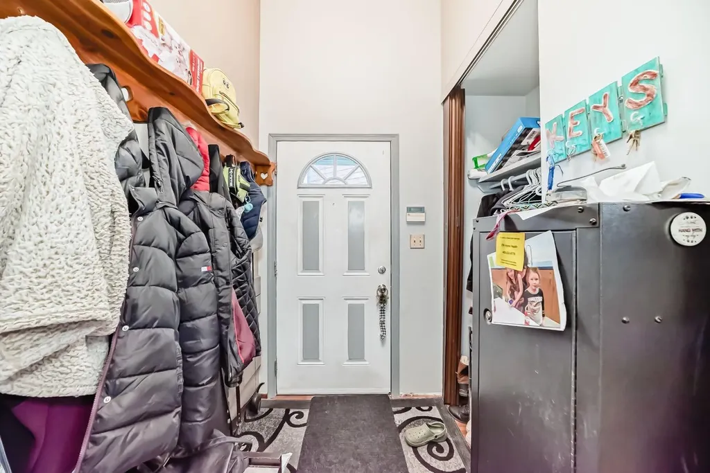 129 Dovertree Place SE Calgary AB T2B 2K3