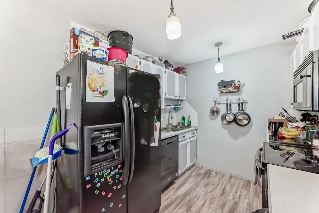 129 Dovertree Place SE Calgary AB T2B 2K3