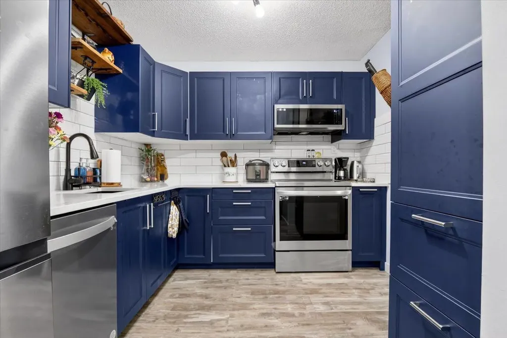 256 Callingwood Place NW Edmonton AB T5T 2C6