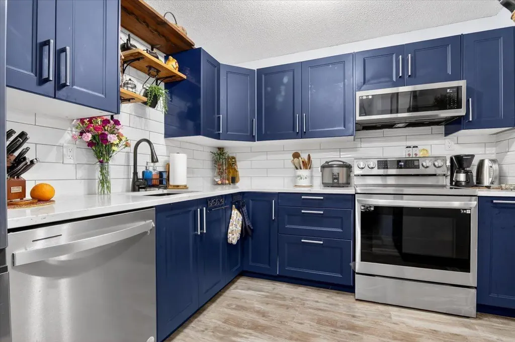 256 Callingwood Place NW Edmonton AB T5T 2C6