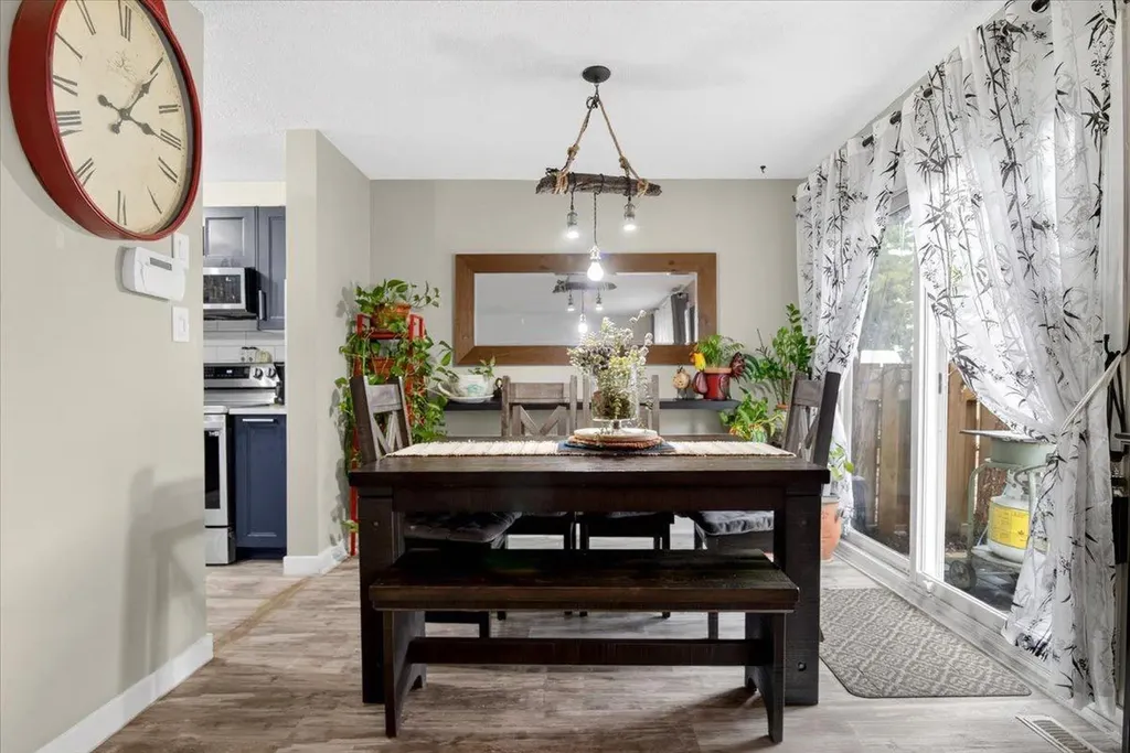 256 Callingwood Place NW Edmonton AB T5T 2C6