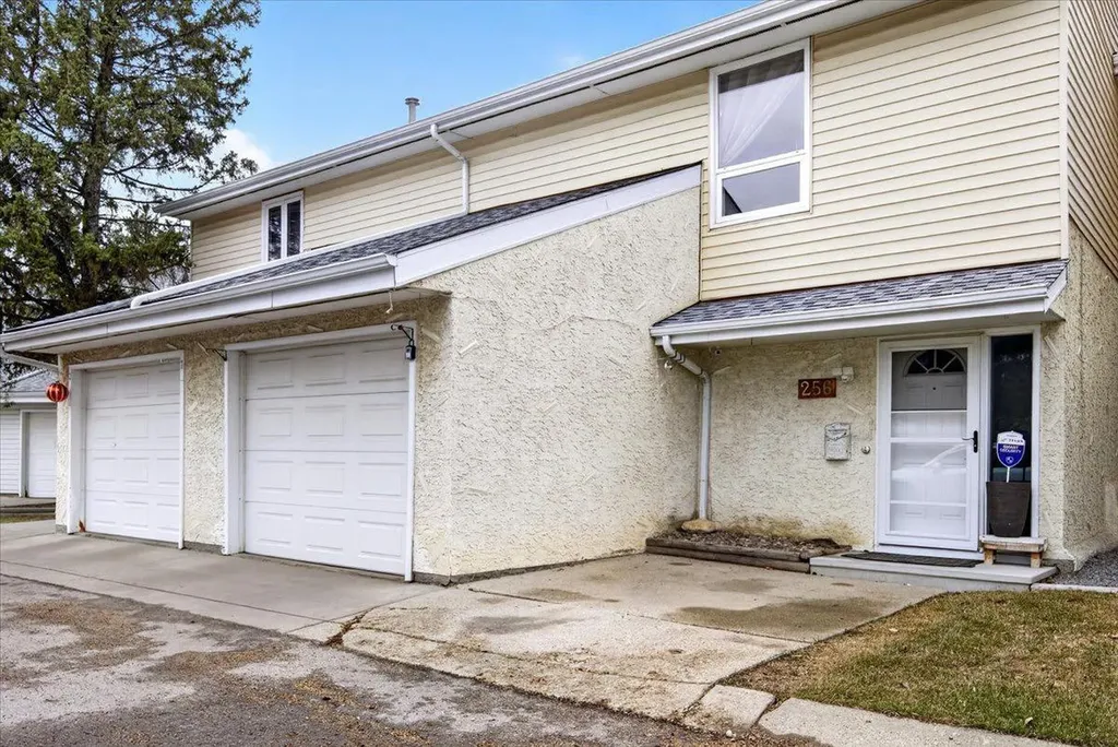 256 Callingwood Place NW Edmonton AB T5T 2C6