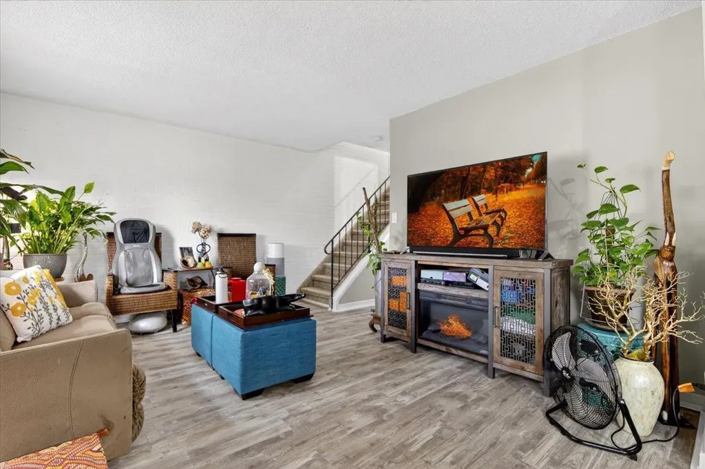 256 Callingwood Place NW Edmonton AB T5T 2C6