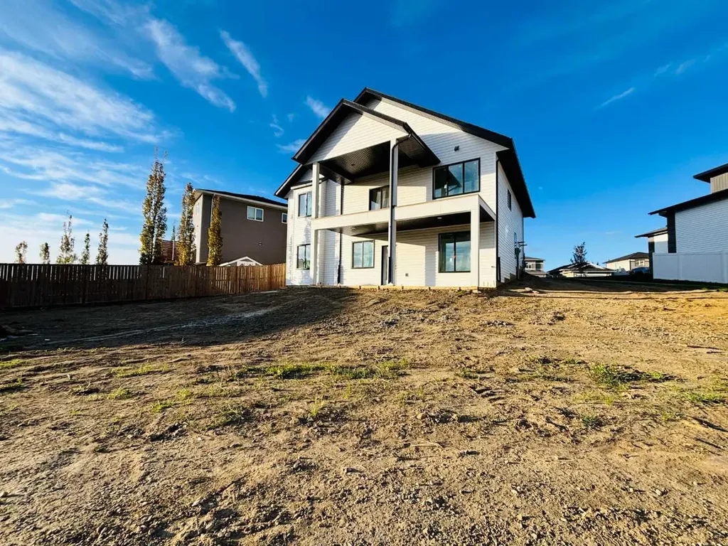 37 Maclean Close Blackfalds AB T4M 0H4
