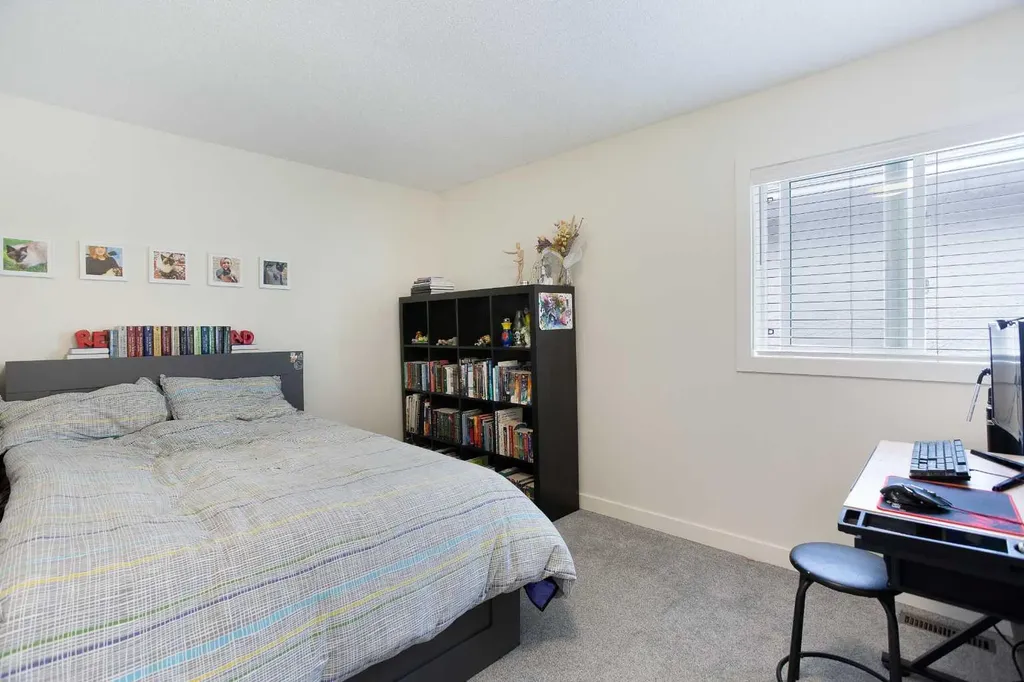 2127 34 Avenue SW Calgary AB T3H 2M1