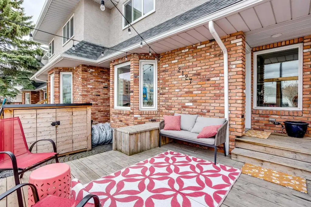 2127 34 Avenue SW Calgary AB T3H 2M1