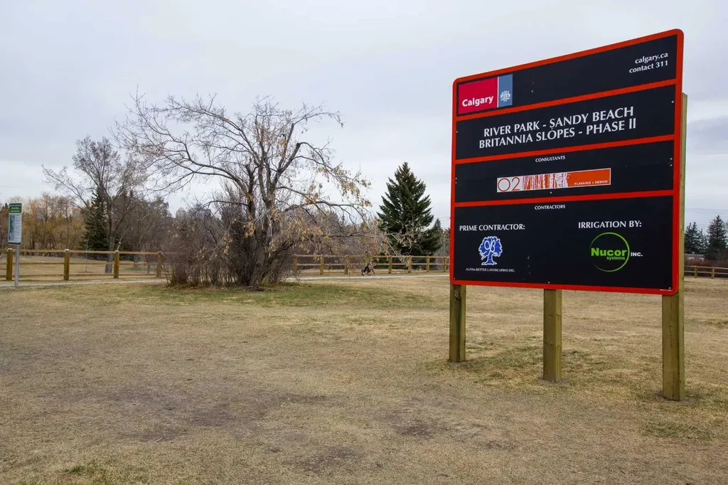 2127 34 Avenue SW Calgary AB T3H 2M1