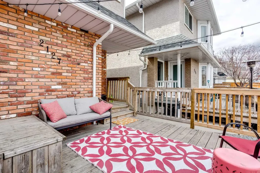 2127 34 Avenue SW Calgary AB T3H 2M1