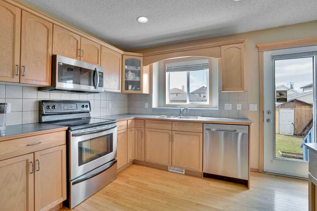 75 Taralea Crescent NE Calgary AB T3J 5A8