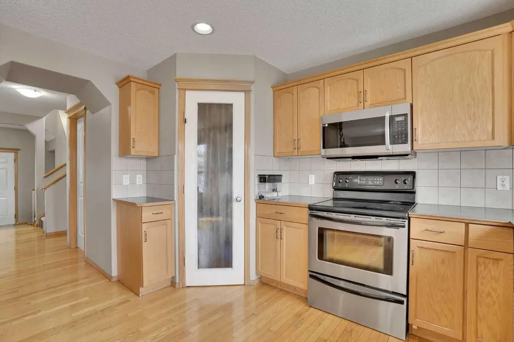 75 Taralea Crescent NE Calgary AB T3J 5A8