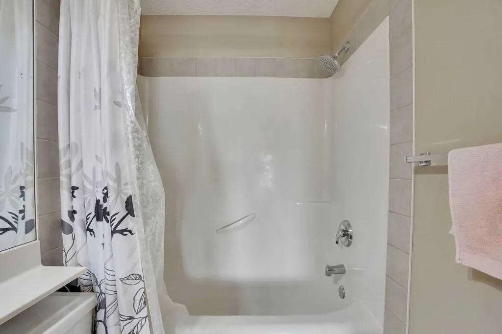 75 Taralea Crescent NE Calgary AB T3J 5A8