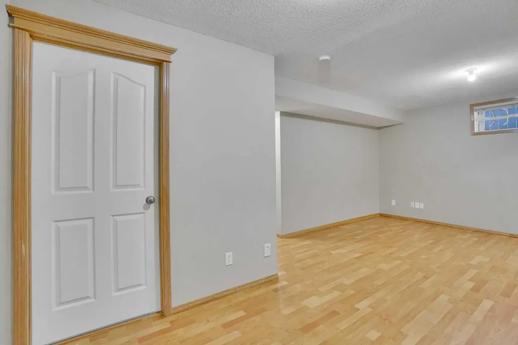 75 Taralea Crescent NE Calgary AB T3J 5A8