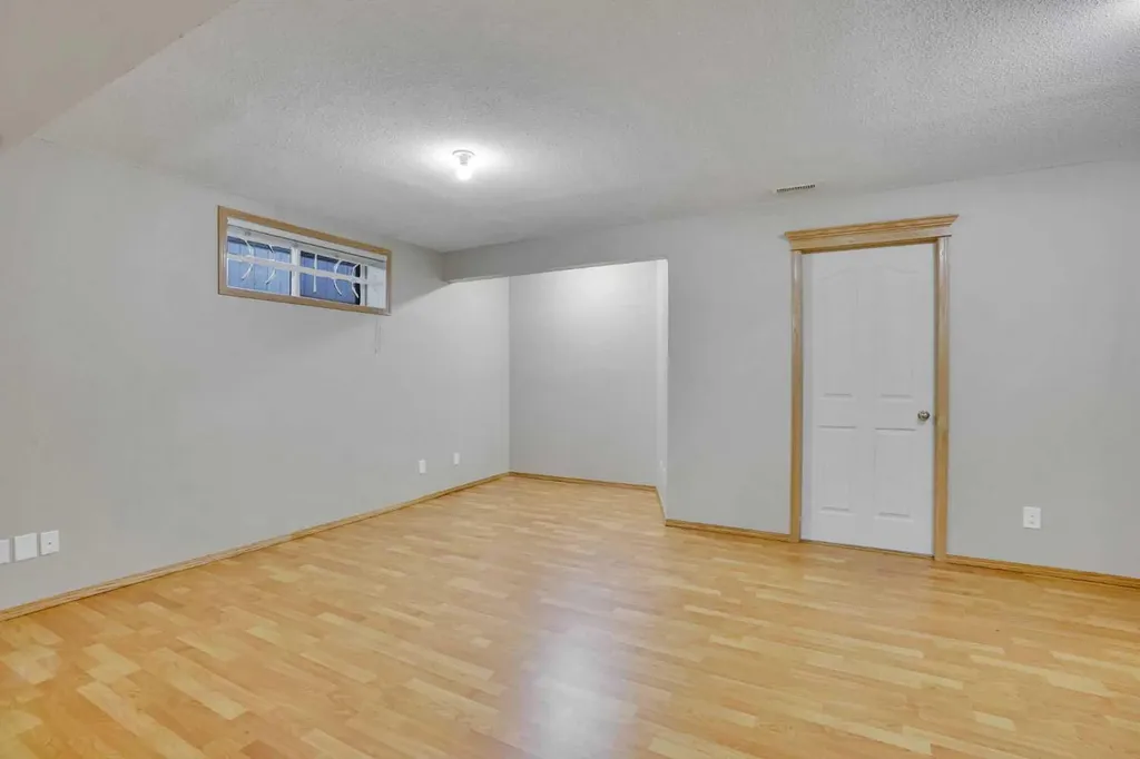 75 Taralea Crescent NE Calgary AB T3J 5A8