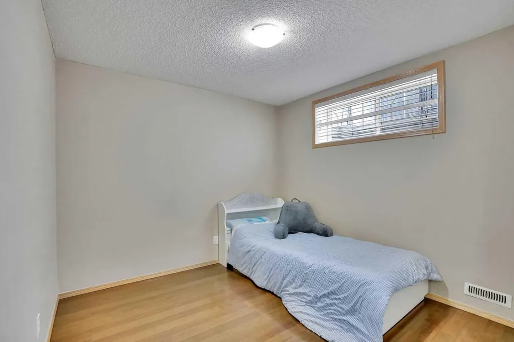 75 Taralea Crescent NE Calgary AB T3J 5A8