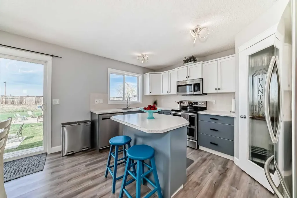22 Moe Avenue NW Langdon AB T0J1X2