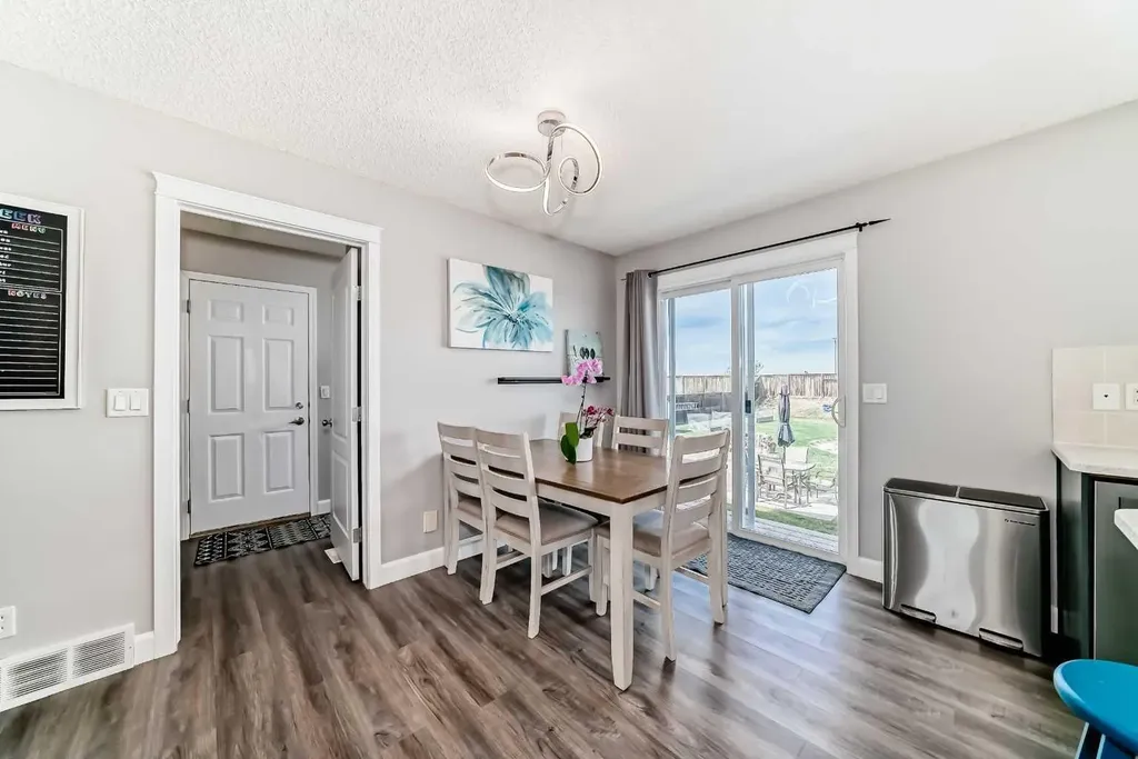 22 Moe Avenue NW Langdon AB T0J1X2