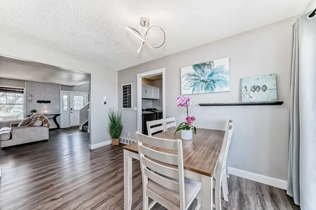 22 Moe Avenue NW Langdon AB T0J1X2