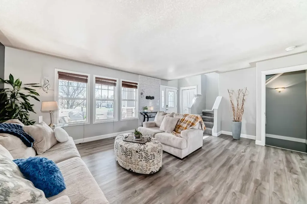 22 Moe Avenue NW Langdon AB T0J1X2
