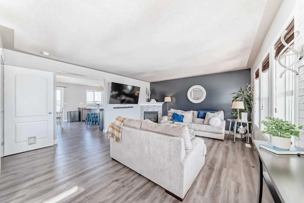 22 Moe Avenue NW Langdon AB T0J1X2