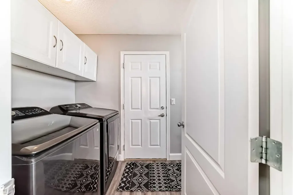 22 Moe Avenue NW Langdon AB T0J1X2