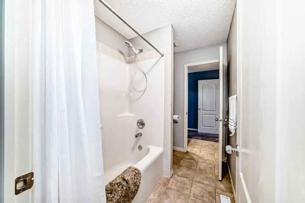 22 Moe Avenue NW Langdon AB T0J1X2