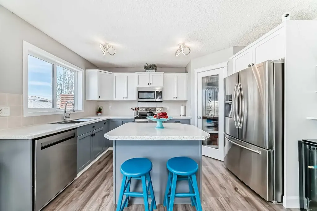 22 Moe Avenue NW Langdon AB T0J1X2