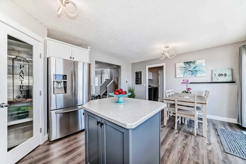 22 Moe Avenue NW Langdon AB T0J1X2