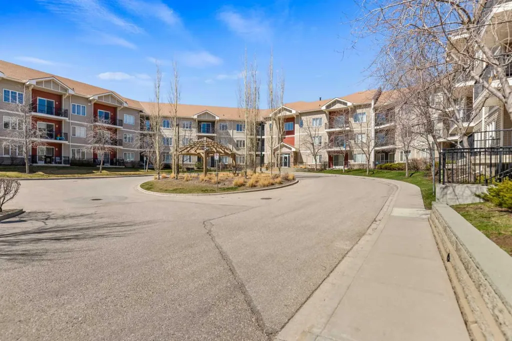 1540 Sherwood Boulevard NW Calgary AB T3R 0K5