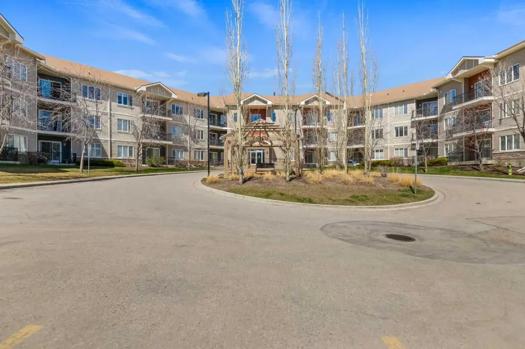 1540 Sherwood Boulevard NW Calgary AB T3R 0K5