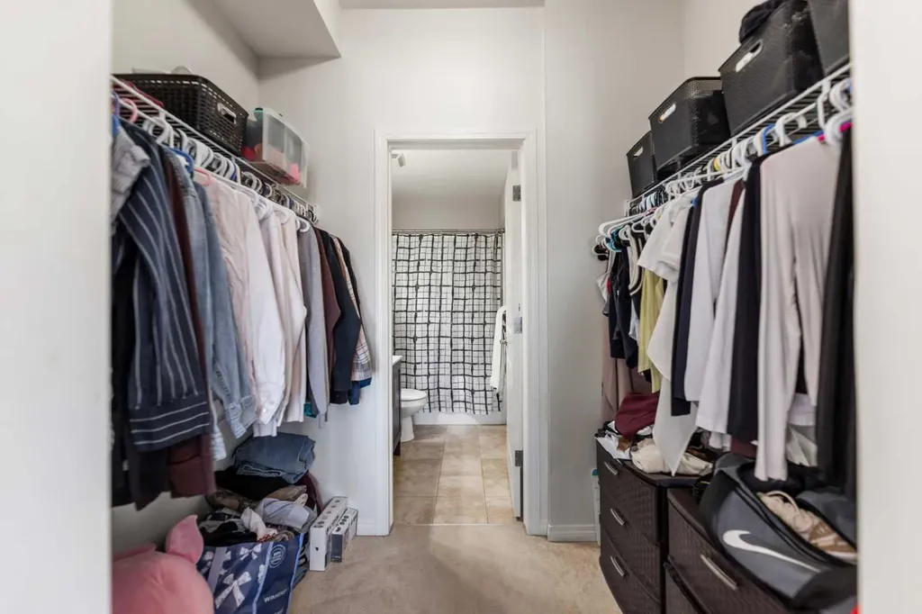 1540 Sherwood Boulevard NW Calgary AB T3R 0K5