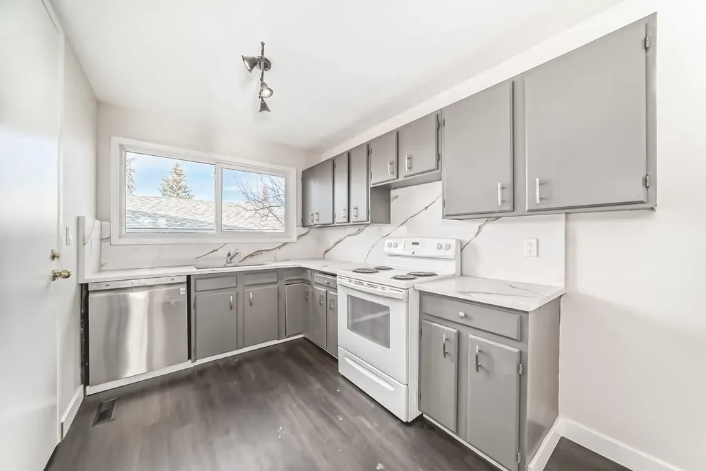 404 Acacia Drive SE Airdrie AB T4B 1G1