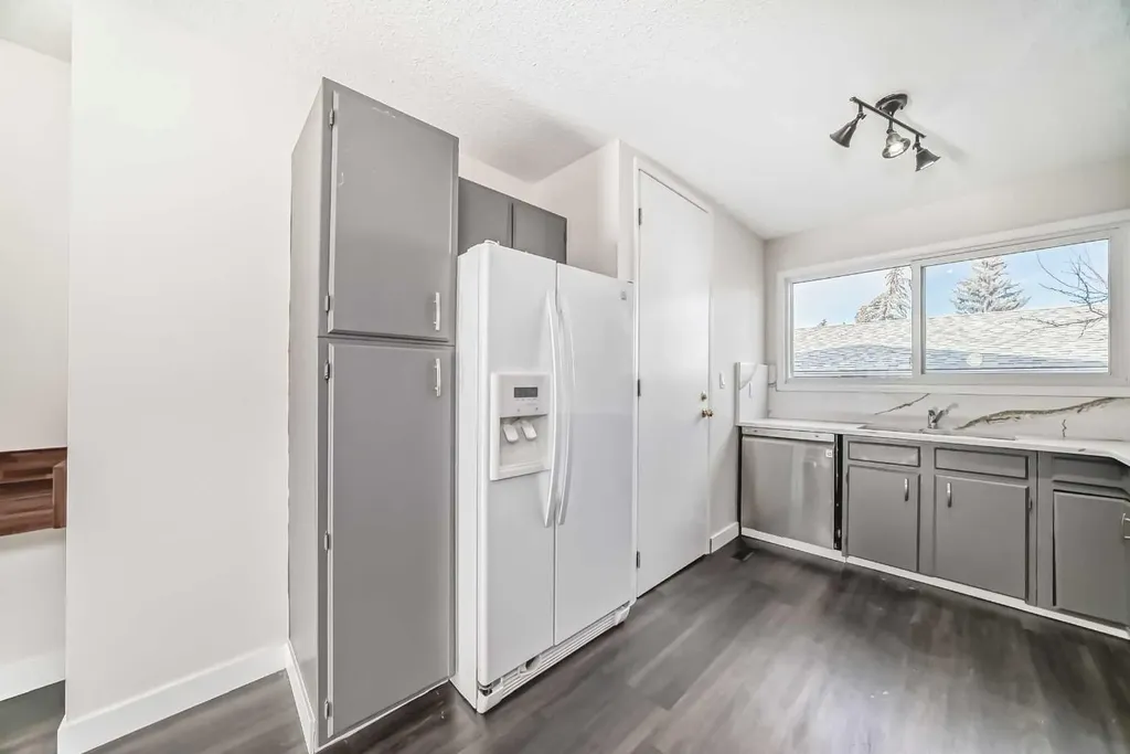 404 Acacia Drive SE Airdrie AB T4B 1G1