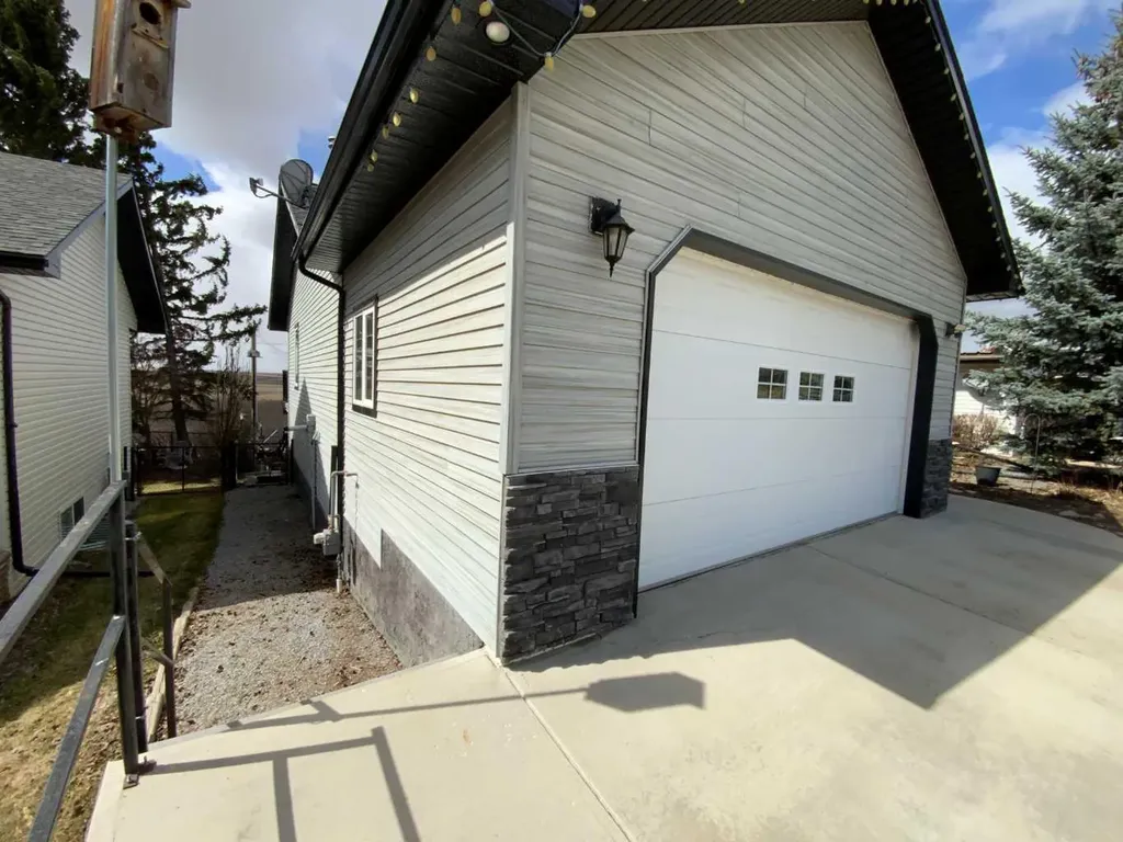 238 Centre Street S Linden AB T0M 1J0